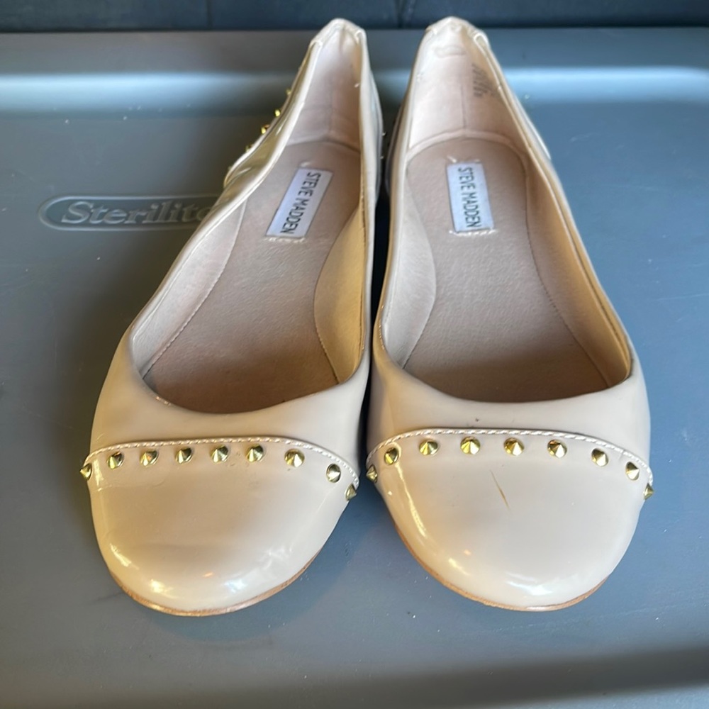 Steve Madden nude ballet studded flats size 10